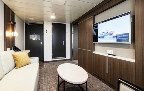 AE Expeditions, SYLVIA EARLE, Junior Suite 705, Richard IAnson-2